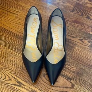 Excellence in a black pump